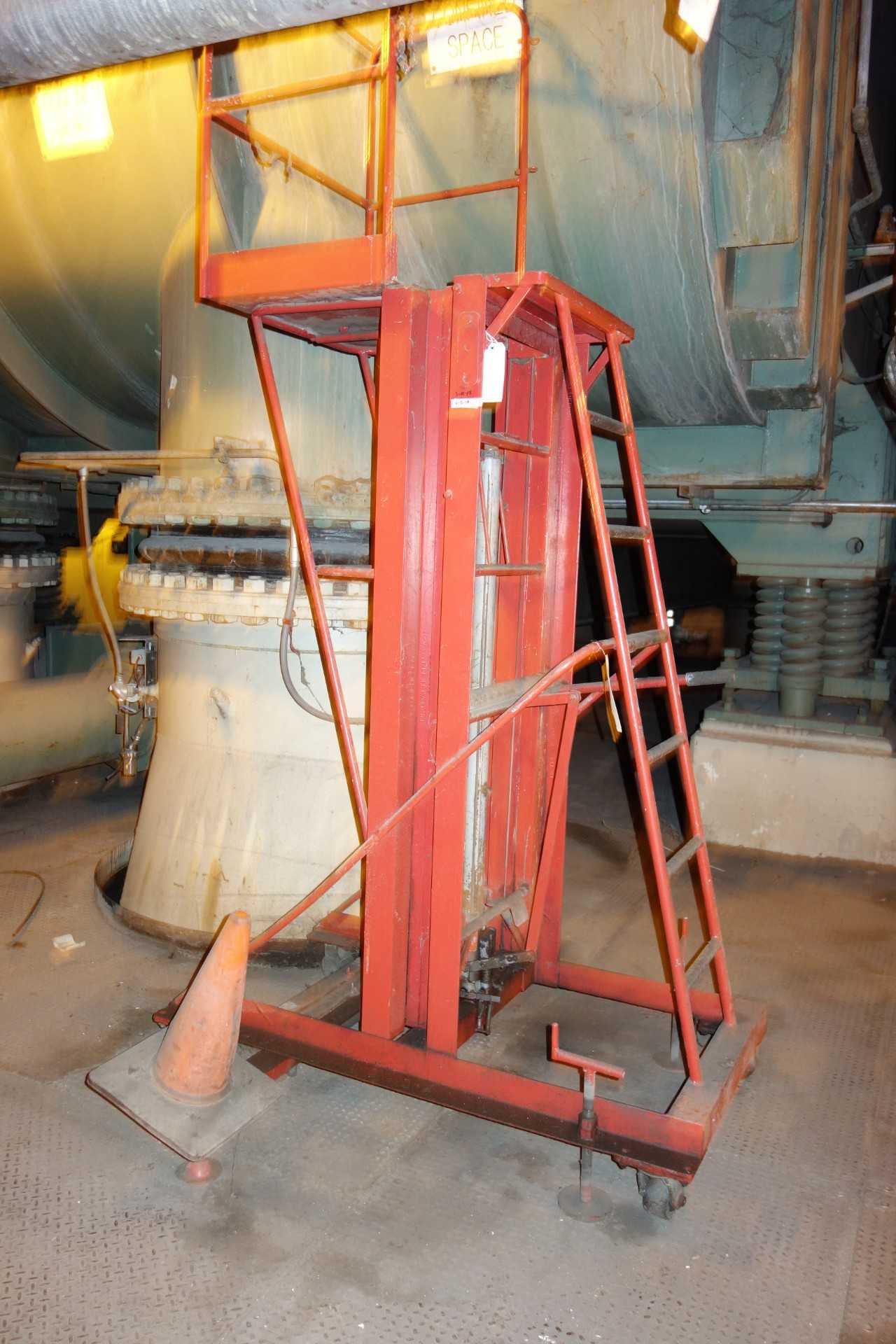 PORTABLE STEEL STAIRS - MATERIAL HANDLING