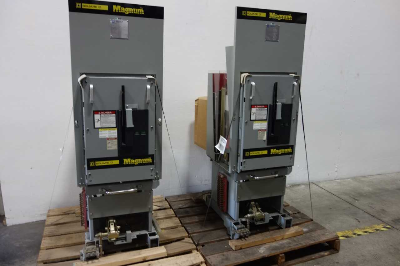 LOT OF 2 SQUARE D VACUUM POWER BREAKERS - CIRCUIT BREAKERS