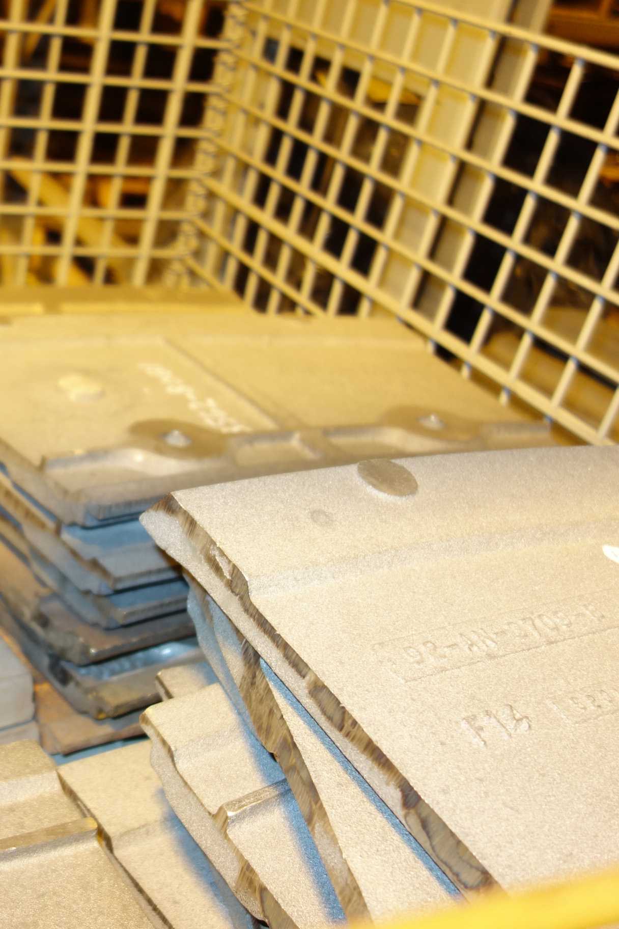 CONTENTS OF 1 UPRIGHT RACKING SECTION, LINERS - INDUSTRIAL PARTS