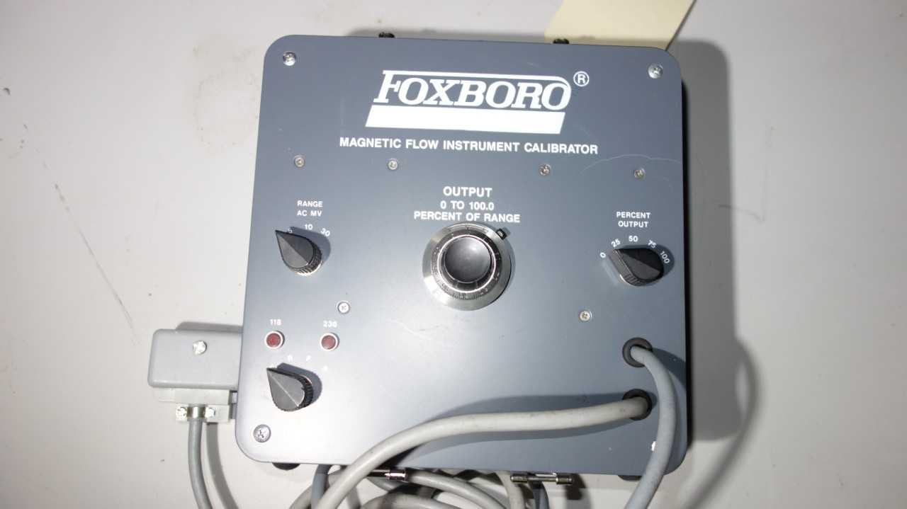 FOXBORO 8120-6 MAGNETIC FLOW CALIBRATOR 116/236V-AC - FLOW METER