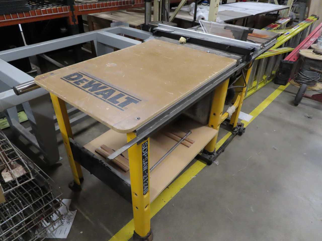 Dewalt Contractor Table Saw - ELECTRIC POWER TOOLS