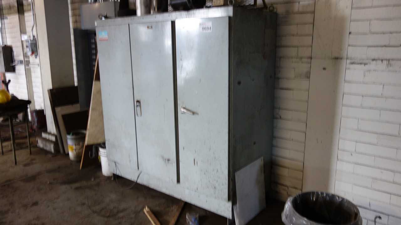 CONTENTS OF CABINET, ASSORTED REPLACEMENT PARTS, TOOLING - INDUSTRIAL PARTS
