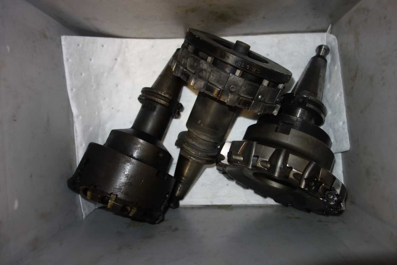 LOT OF ASSORTED CAT 40 TOOL HOLDERS - ELECTRIC POWER TOOLS