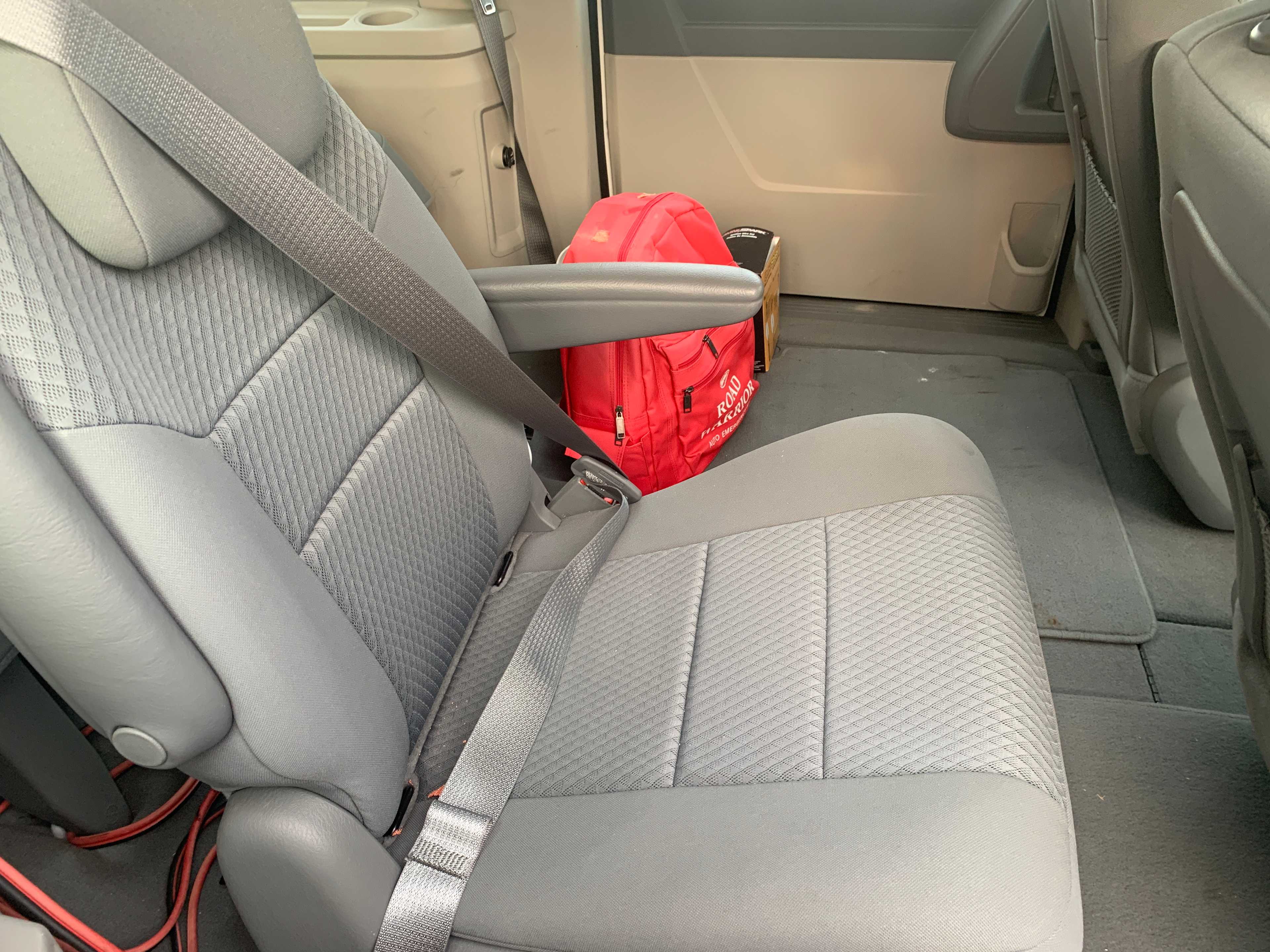 2010 DODGE CARAVAN PASSENGER VEHICLE - PASSENGER VEHICLES