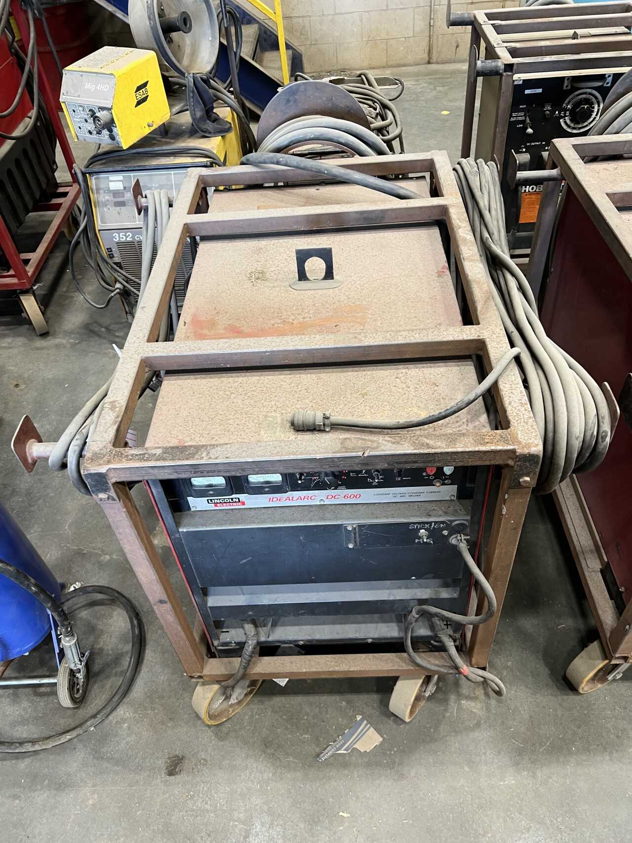 Lincoln electric Idealarc DC-600 DC Arc Welder - WELDING EQUIPMENT