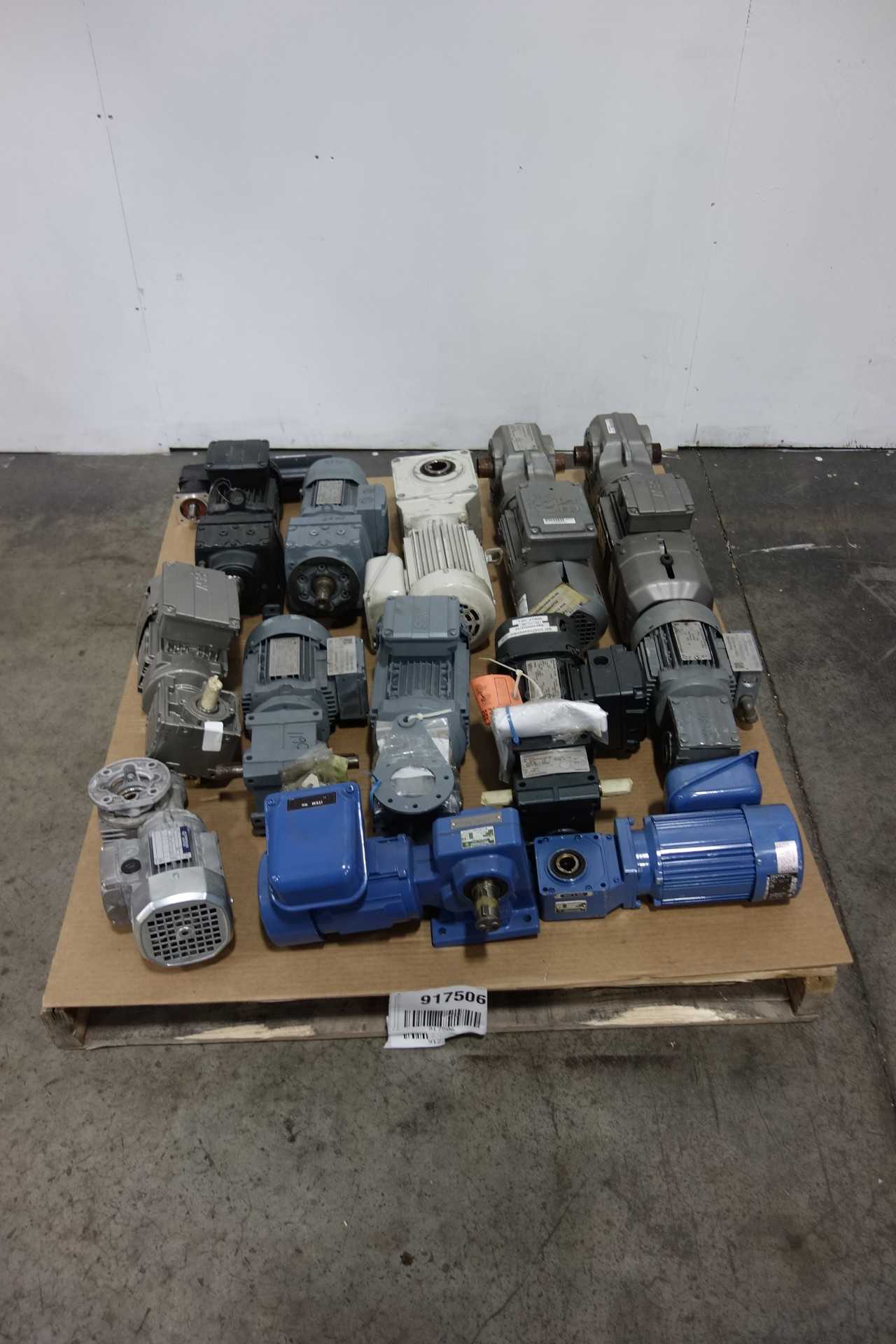 1 PALLET OF ASSORTED GEARMOTORS - HAND TOOLS