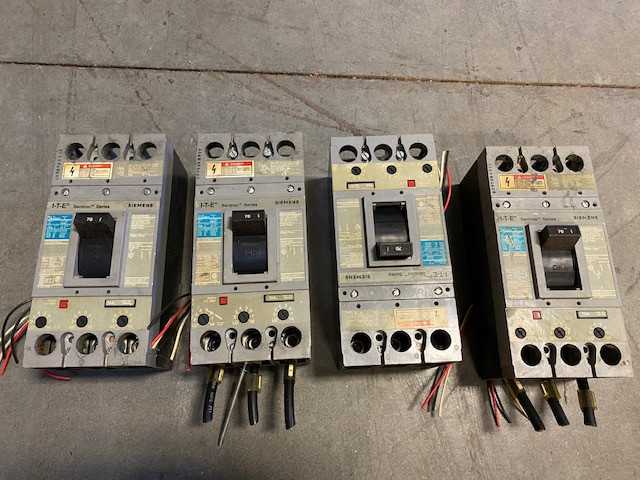 Lot of 4 Siemens FXD63B070 Circuit Breaker 3P 70A 600V Series A or B 4E - Used - Bench Tested - CIRCUIT BREAKERS