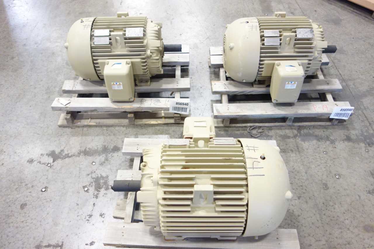 LOT OF 3 GENERAL ELECTRIC MOTORS - ELECTRIC MOTORS