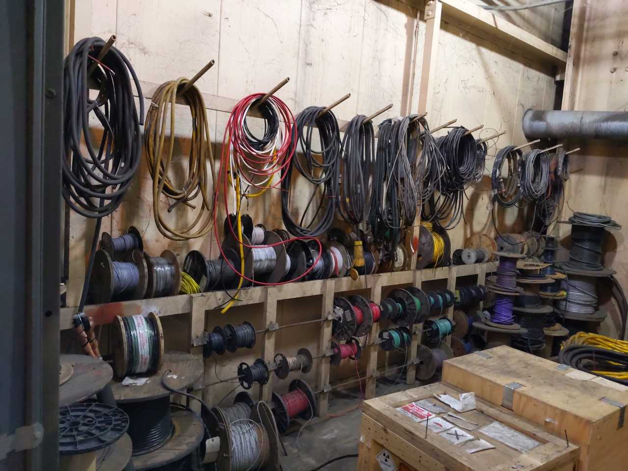 Electrical cables / extension cords - MISCELLANEOUS