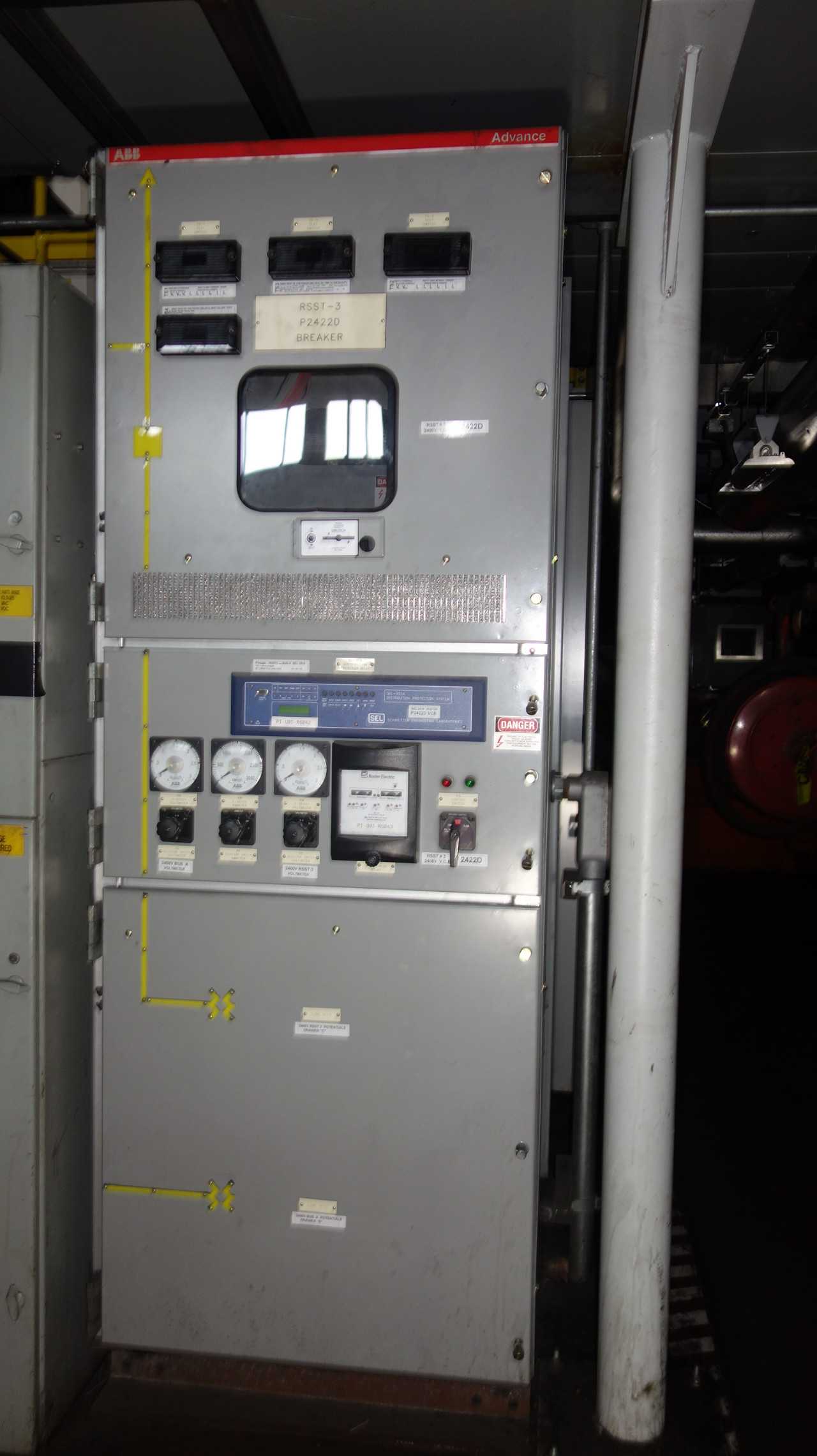 5X VERTICAL SECTIONS OF ABB ADVAC SWITCHGEAR PANELS - AUTOMATION & CONTROLS