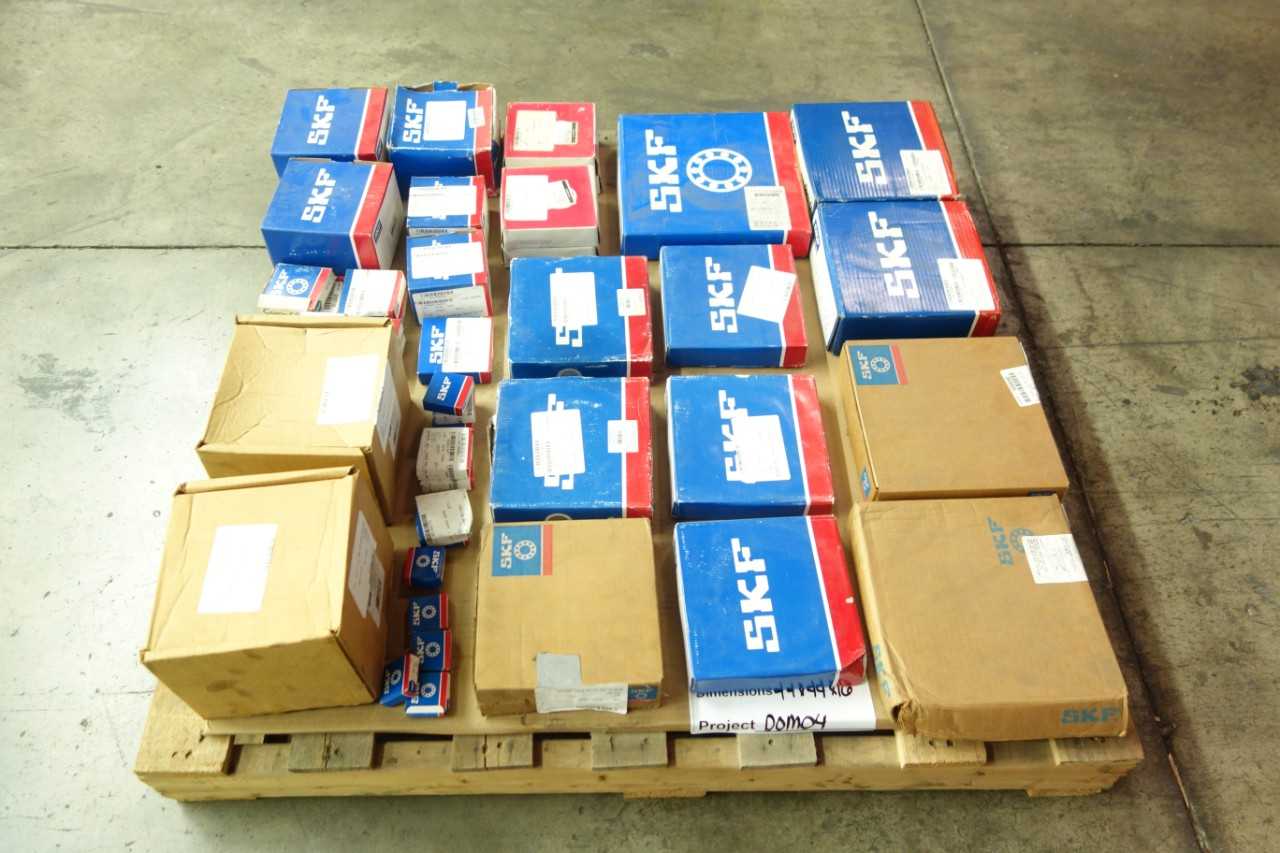 PALLET OF SKF ROLLER BEARINGS AND ADAPTOR SLEEVES - BEARINGS