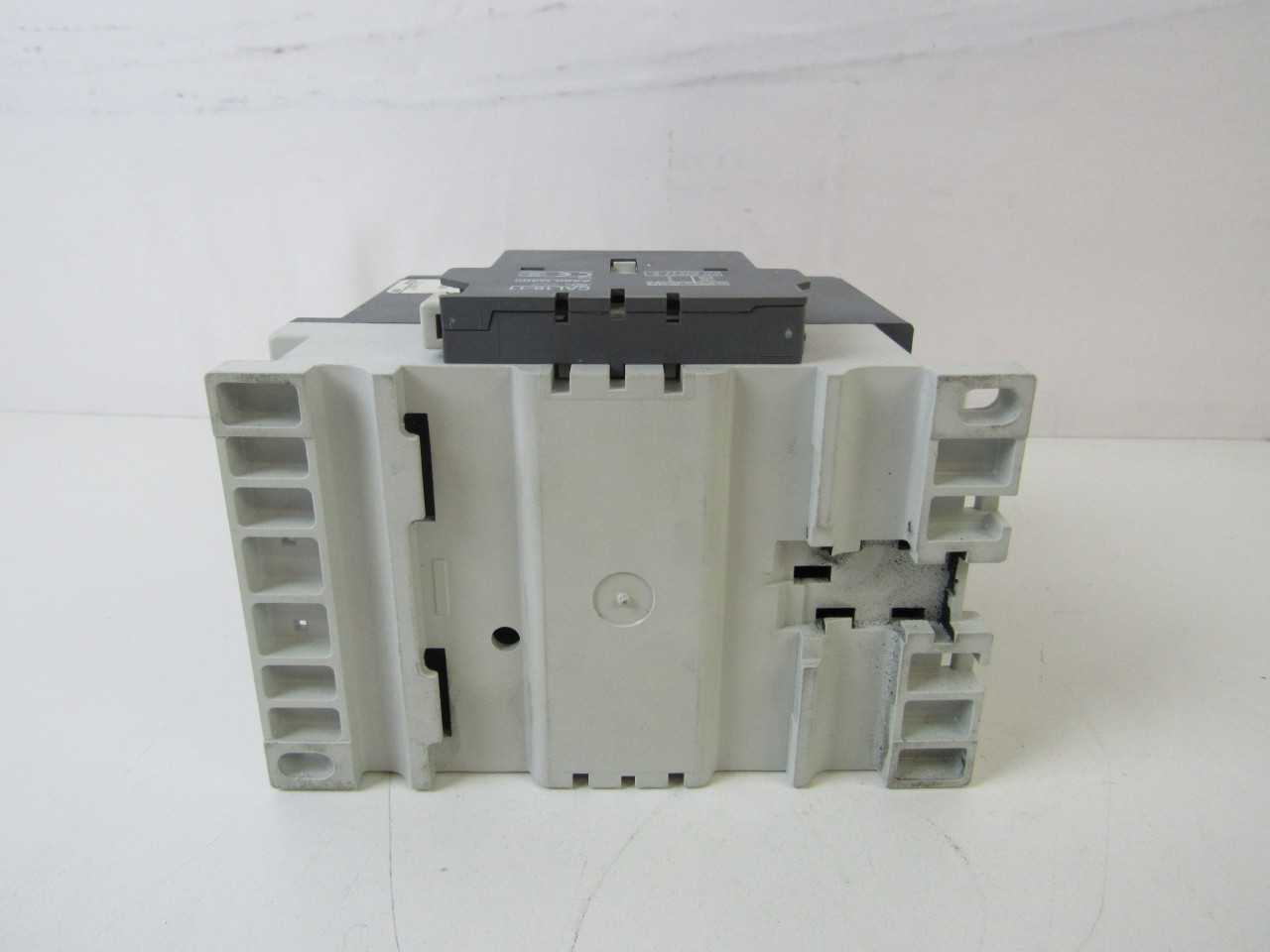 Lot of Quantity 1x A110-30-11-84 Contactor - CONTACTORS