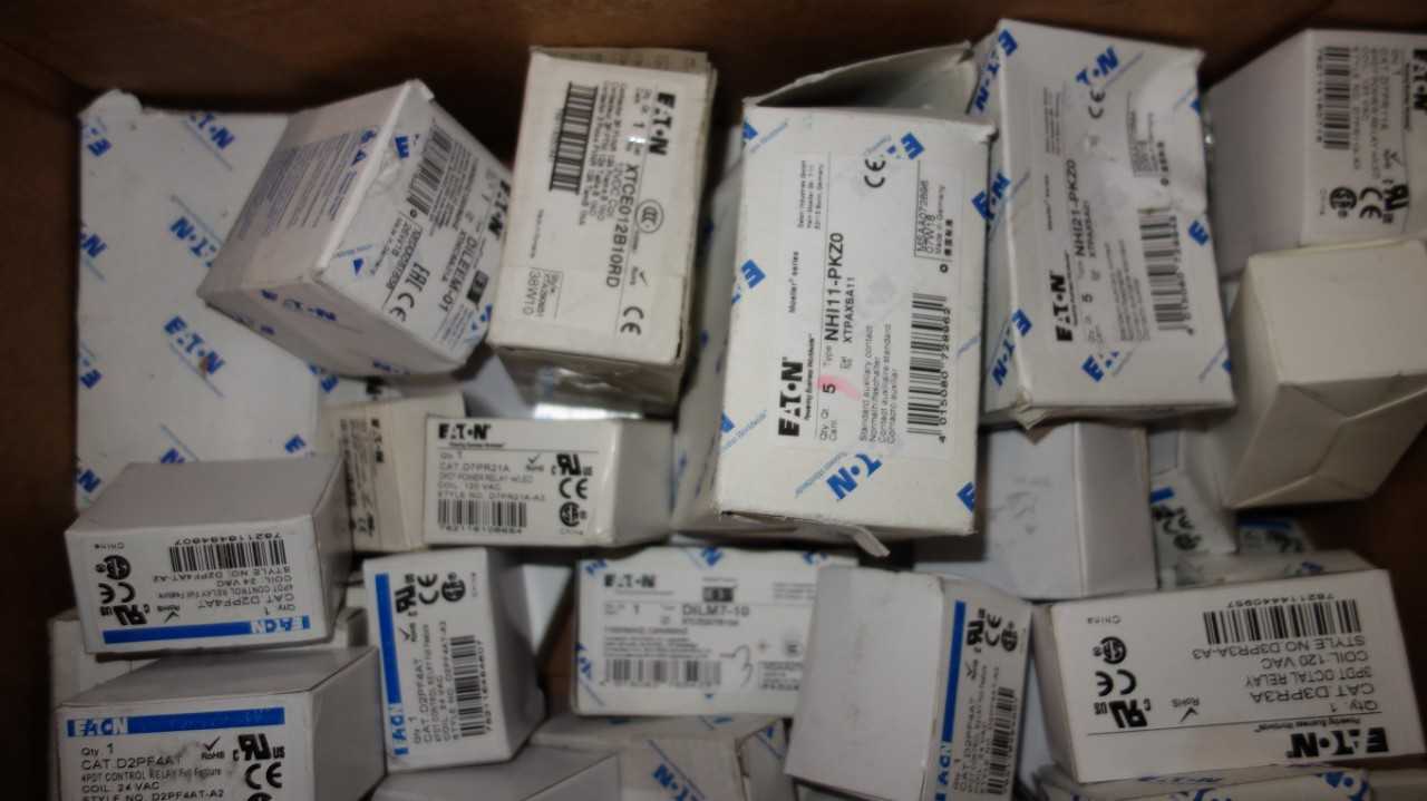 1 BOX OF EATON / CUTLER HAMMER ELECTRICAL - ELECTRICAL COMPONENTS