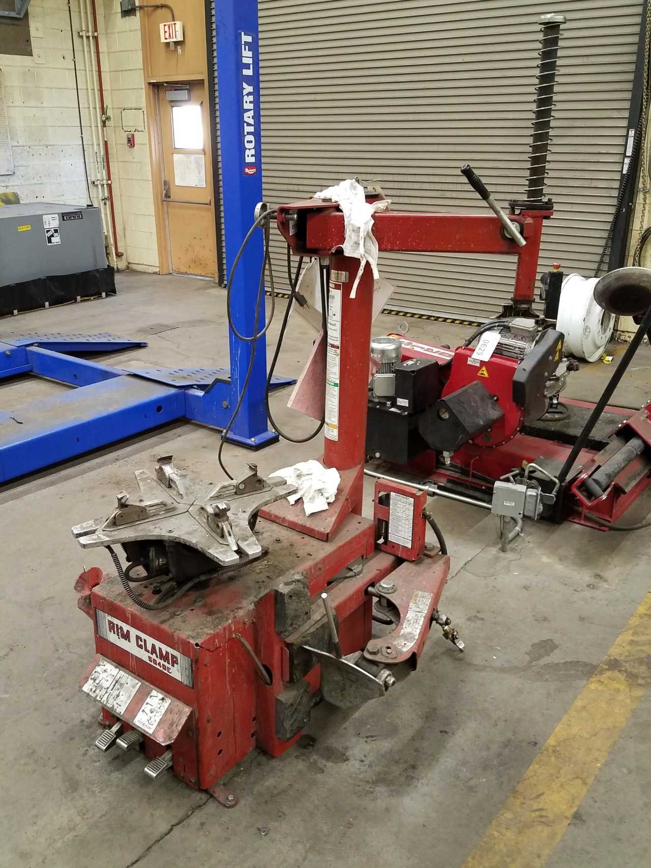 Tire changer rim clamp, max 10" rim width, 110V-AC - PLANT & FACILITY