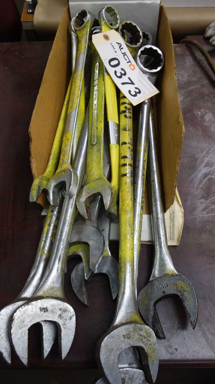 ASSORTED LOT OF DOUBLE ENDED CRESCENT HAND WRENCHES PROFESSIONAL SNAP-ON 1-5/16 IN TO 1-3/4 IN - HAND TOOLS