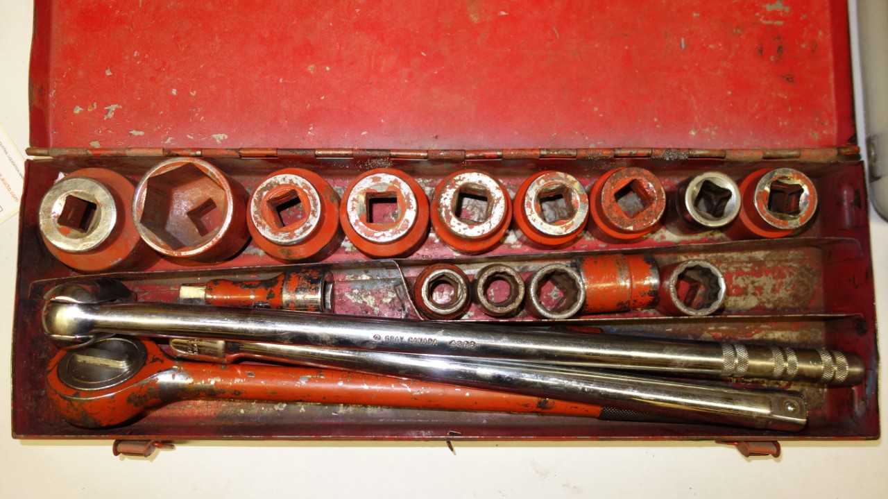 LOT OF 3 ASSORTED RATCHET SOCKET SETS - HAND TOOLS