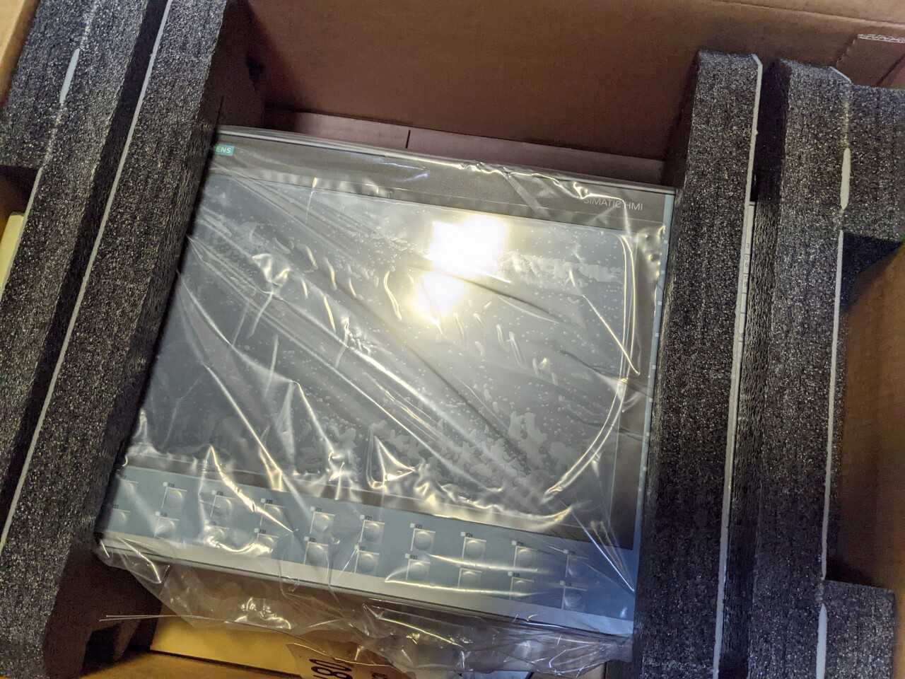 SIEMENS 1P6AV72406CD070HA3 SIMATIC PANEL HMI OPERATOR - AUTOMATION & CONTROLS