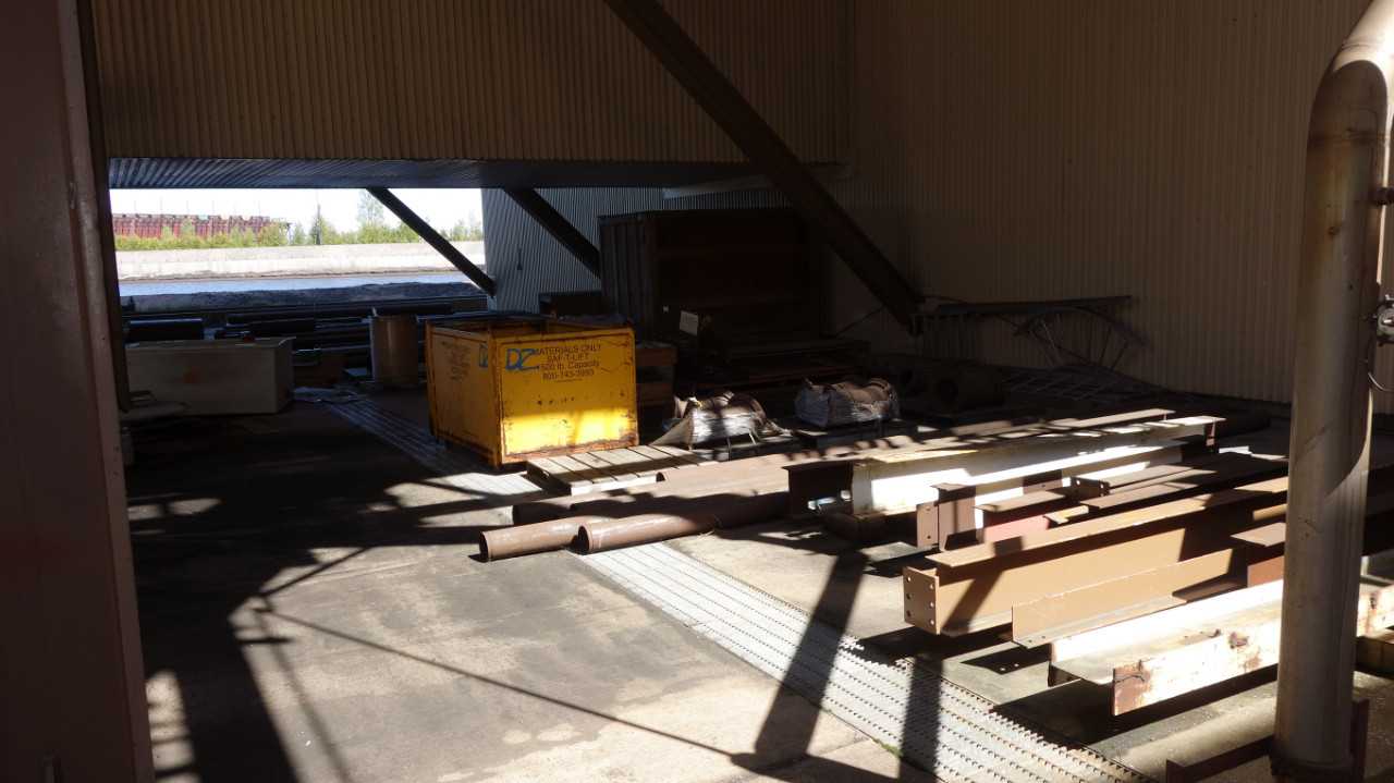 LOT OF ASSORTED STEEL PIPE, I-BEAMS, VALVES - VALVES