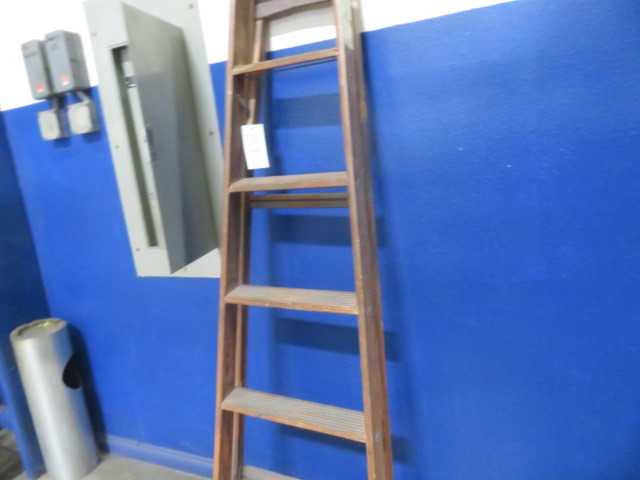 Wood ladder - MISCELLANEOUS