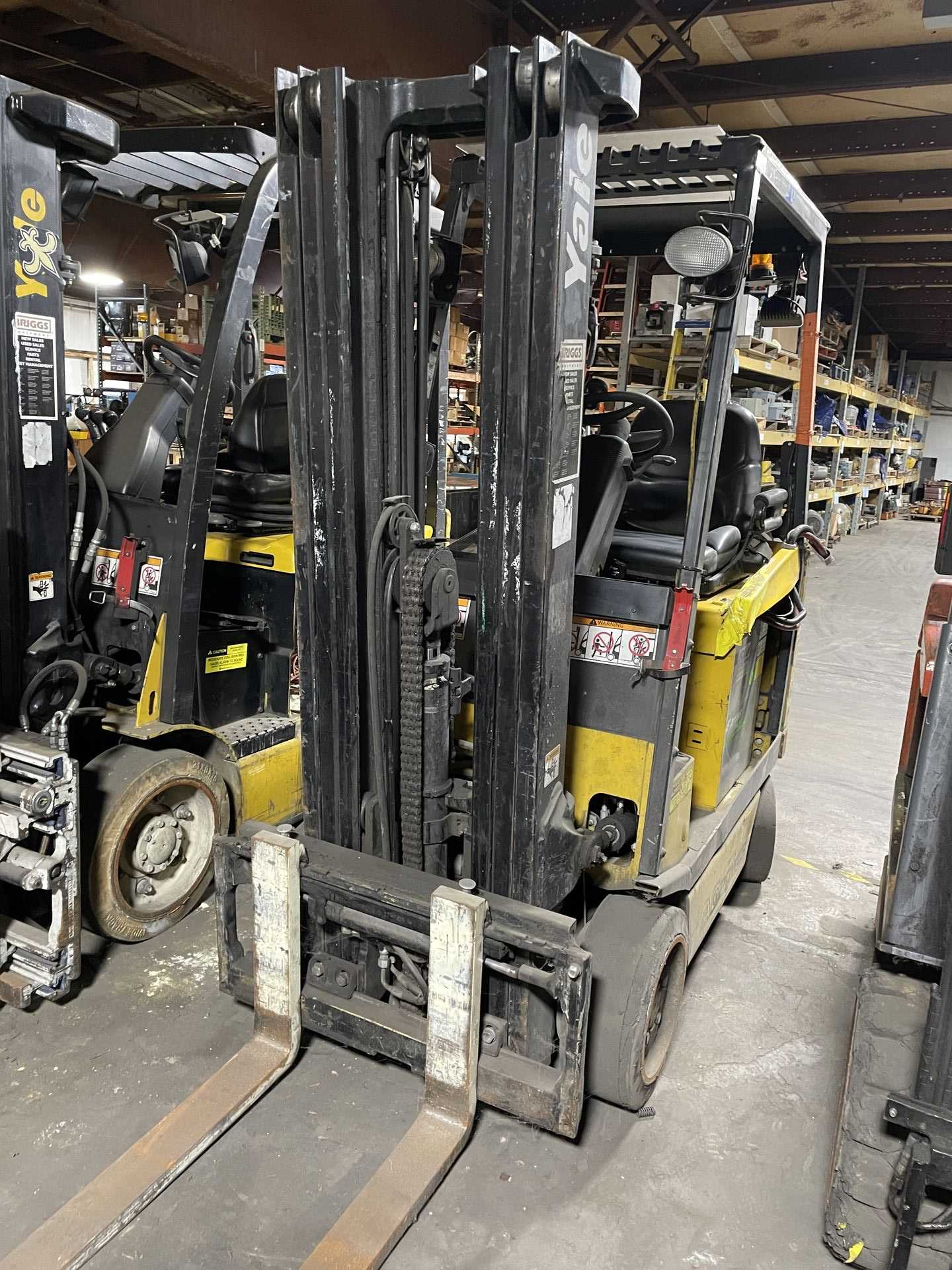 YALE ERC040AHN36TE082 ELECTRIC FORKLIFT - SIT-DOWN FORKLIFTS