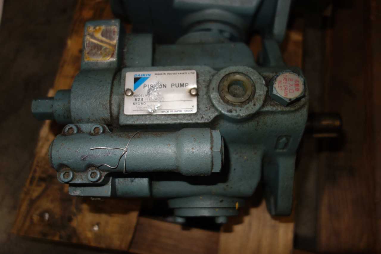 LOT OF 3 DAIKIN PISTON PUMPS - PUMPS