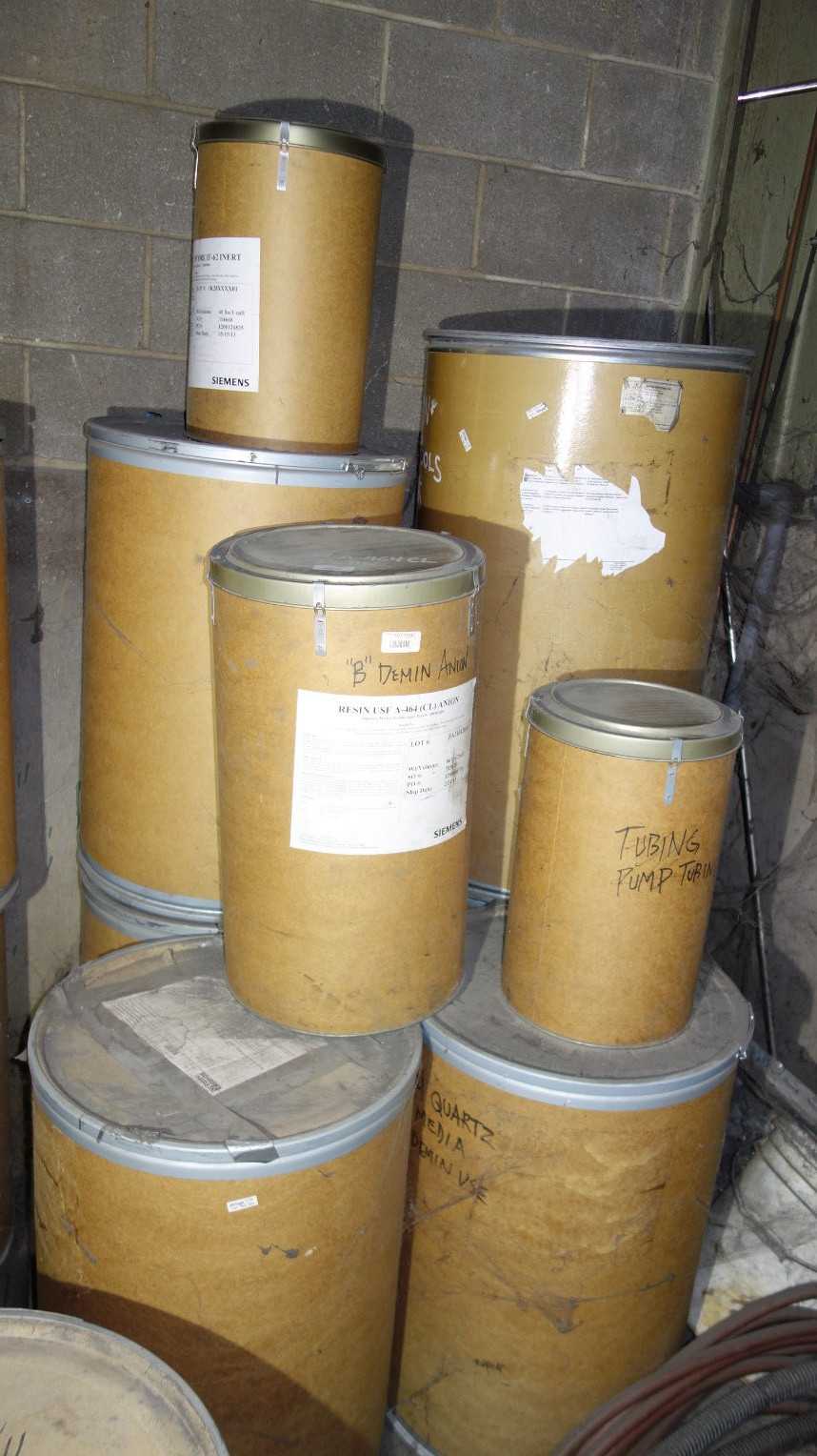 LOT OF 15 ASSORTED SIEMENS INERT RESIN BARREL, DOWEX UPCORE IF-62, MONO-A-500 - HAND TOOLS
