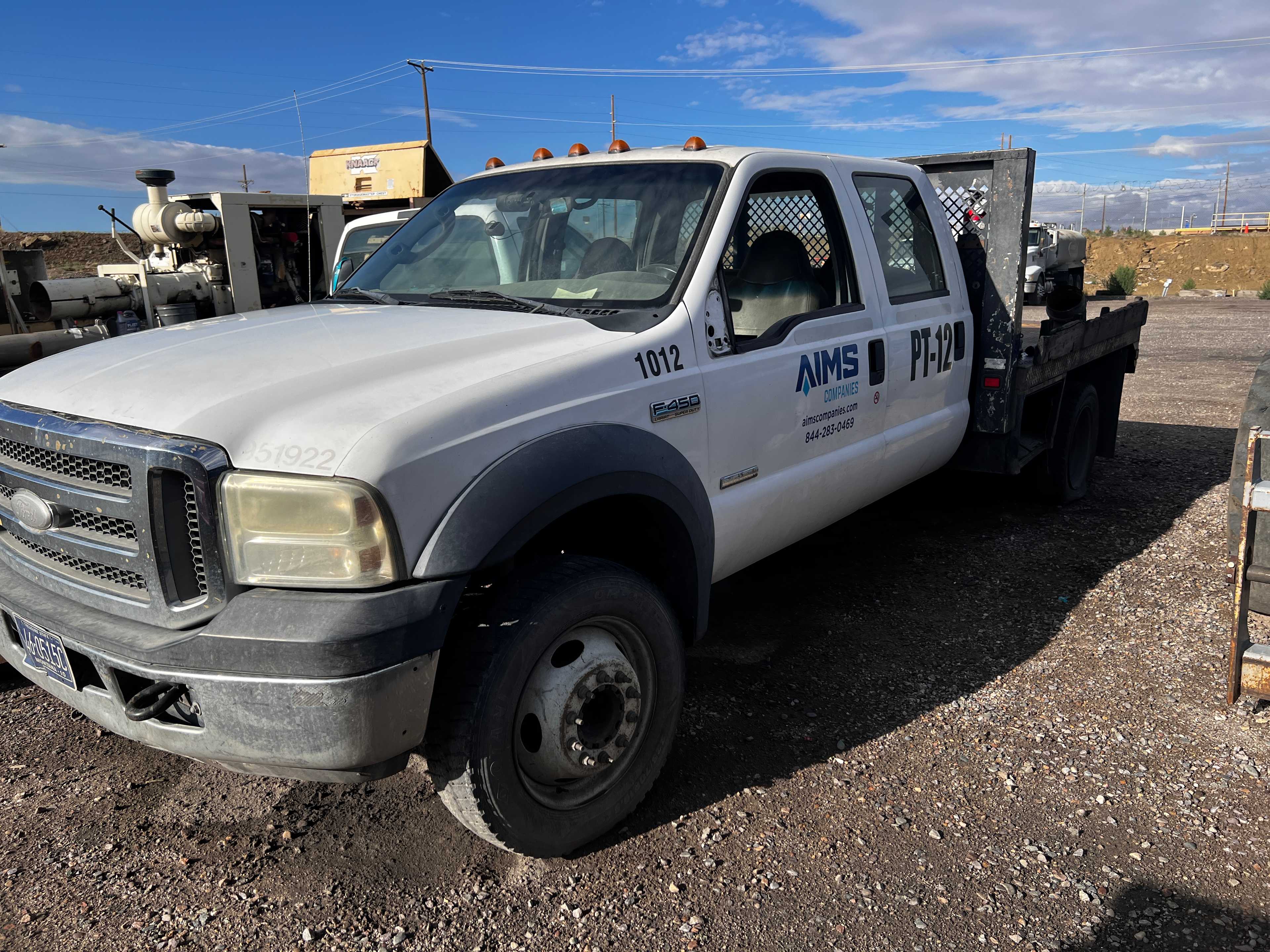 2007 Ford E450 Flat Bed - BUSES