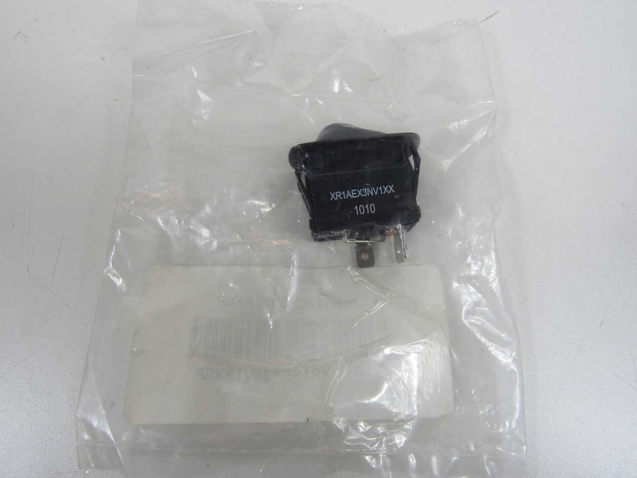 Lot of Quantity 21x XR1AEX3NV1XXGP Switches - ELECTRICAL COMPONENTS