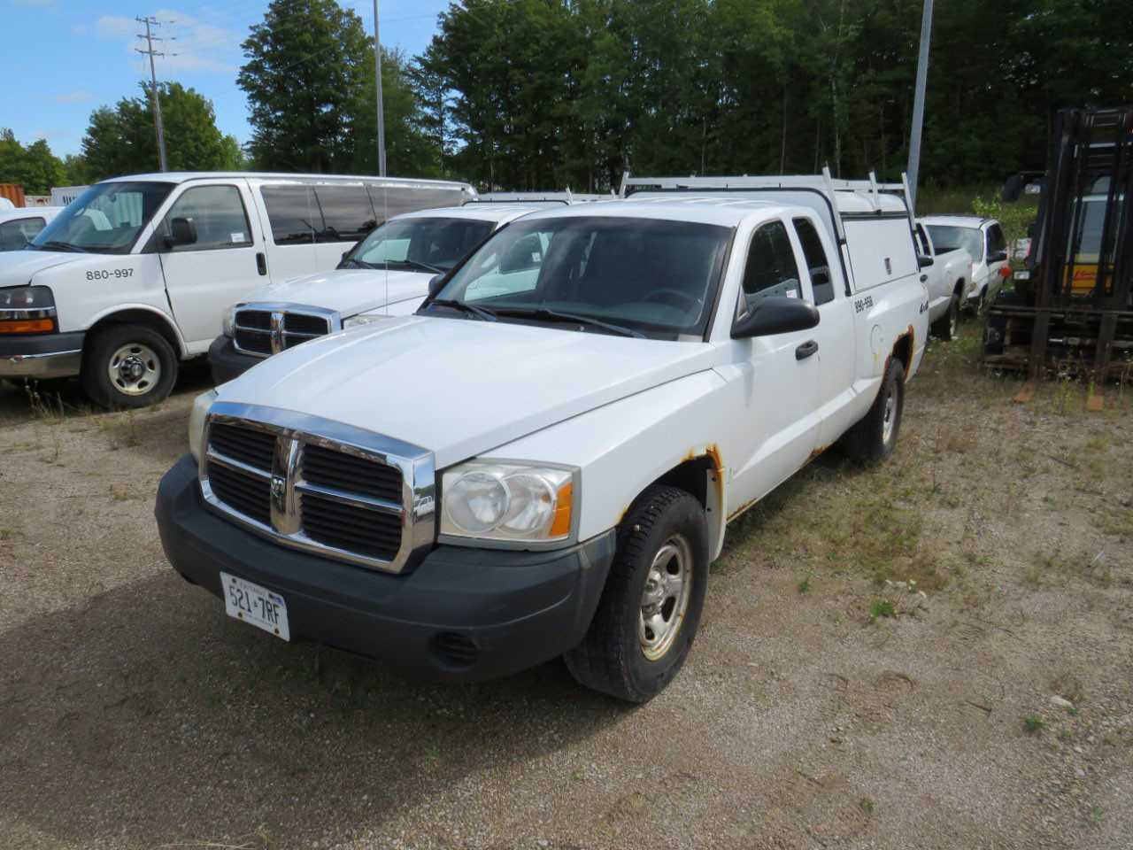 2005 DODGE DAKOTA 4X4 C PICKUP TRUCK - HYDRO EXCAVATOR TRUCKS