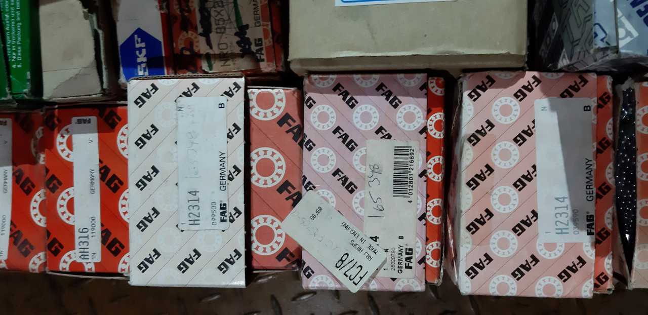 1 pallet of assorted bearings - BEARINGS