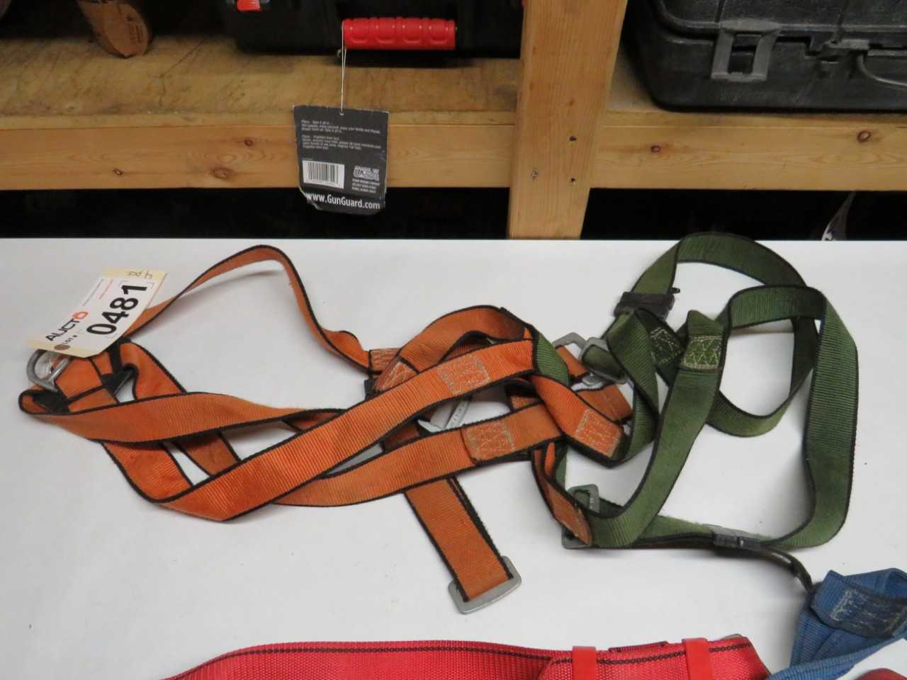 LOT OF 4 ASSORTED MSA SURETY SH30420-000 SAFETY HARNESSES - SAFETY EQUIPMENT