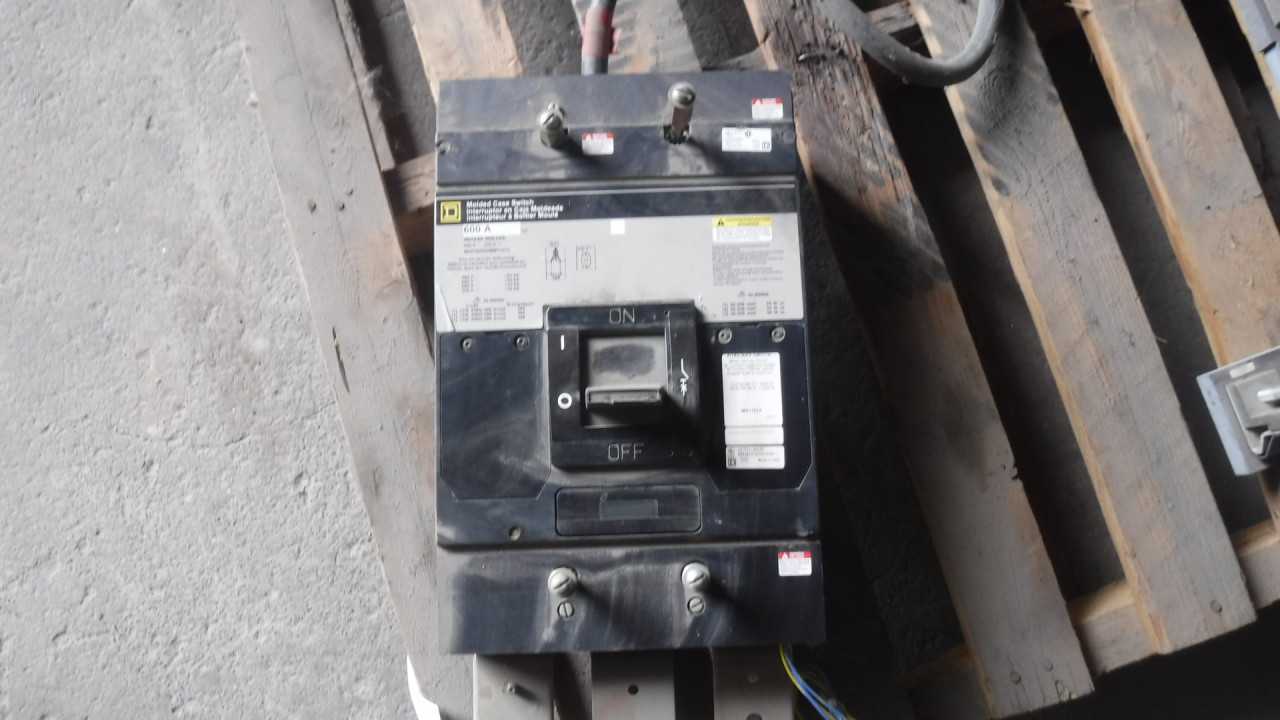 600 Amp Square-D Circuit Breaker - CIRCUIT BREAKERS 600 Amp Square-D Circuit Breaker - CIRCUIT BREAKERS