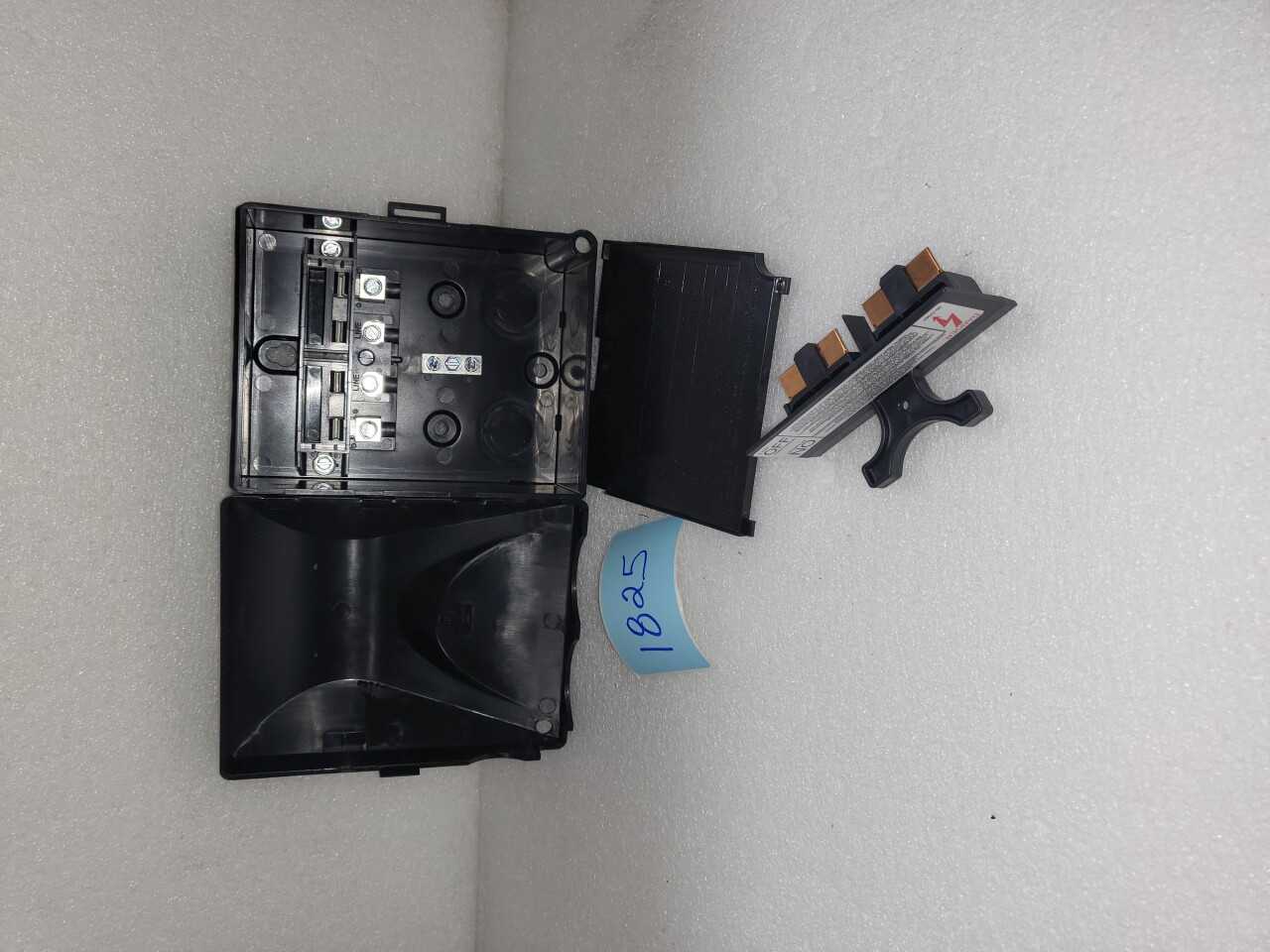 Eaton Non-Fusible Pullout Air conditioner disconnect - AIR CONDITIONER