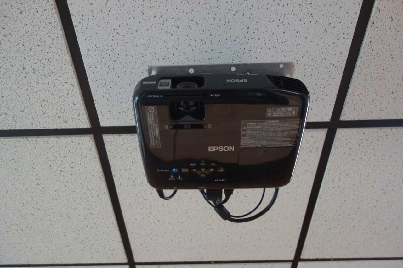 Epson EX7230 Pro HD WXGA 3LCD projector (DELAYED REMOVAL) - MACHINING ACCESSORIES & TOOLING