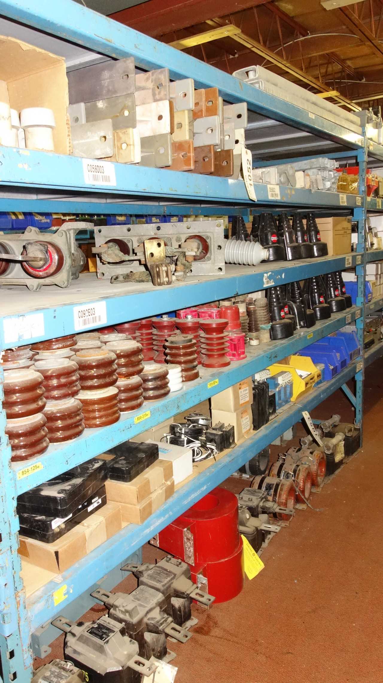 LOT OF ASSORTED ELECTRICAL EQUIPMENT - ELECTRICAL COMPONENTS