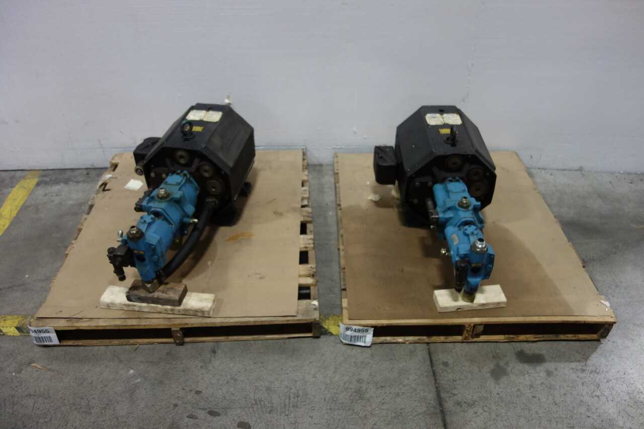LOT OF 2 VICKERS INTEGRATED MOTOR PUMPS - ELECTRIC MOTORS