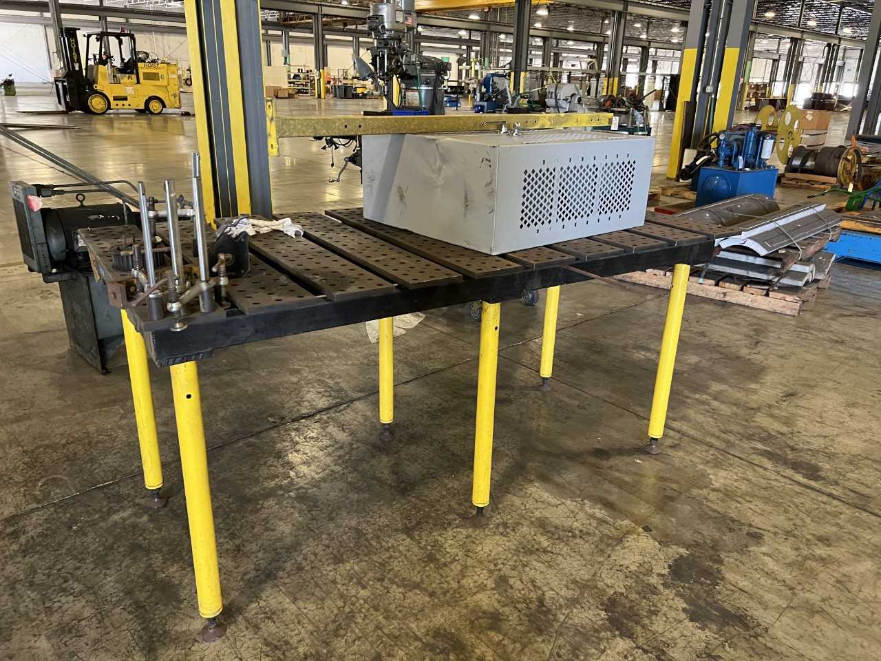 welding work bench approx 80"x38" - WELDING EQUIPMENT welding work bench approx 80"x38" - WELDING EQUIPMENT