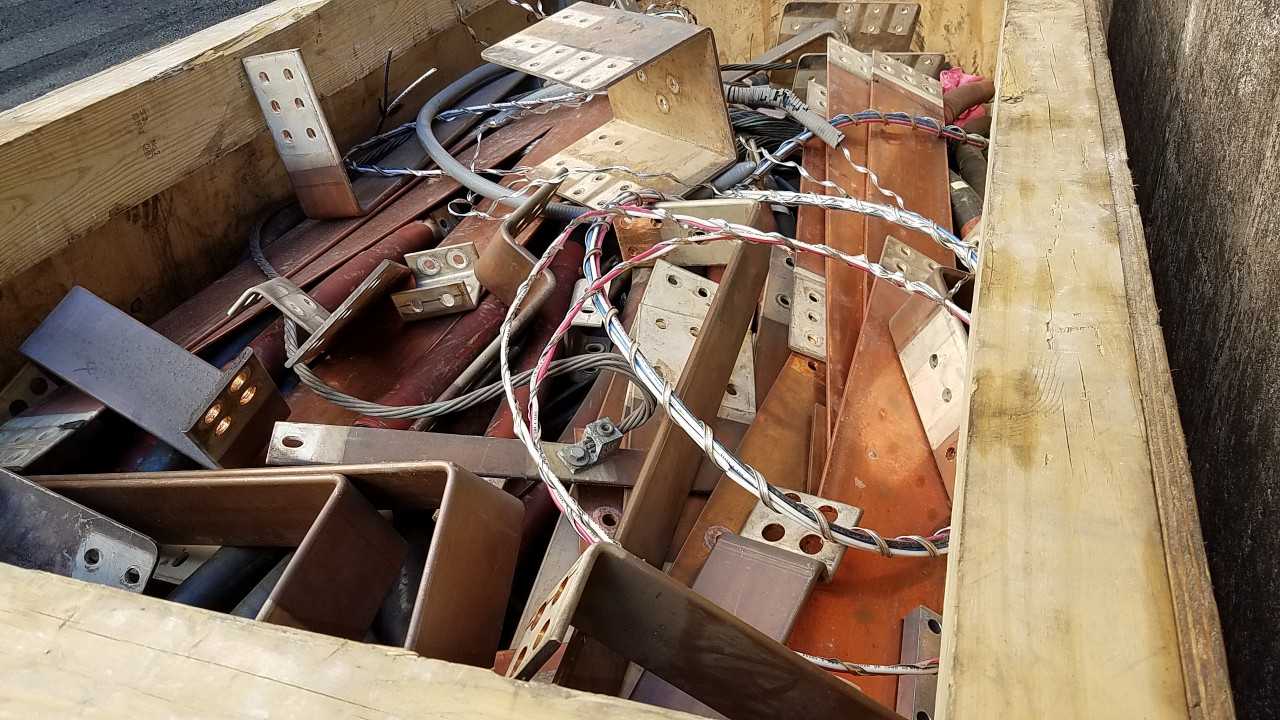 ASSORTED TRANSFORMER AND SWITCH GEAR PARTS - MISCELLANEOUS