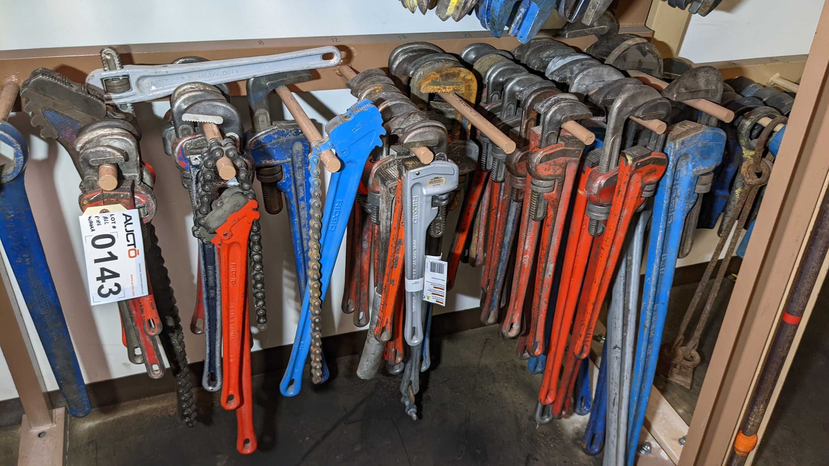 LOT OF PIPE WRENCHES - ELECTRIC POWER TOOLS LOT OF PIPE WRENCHES - ELECTRIC POWER TOOLS