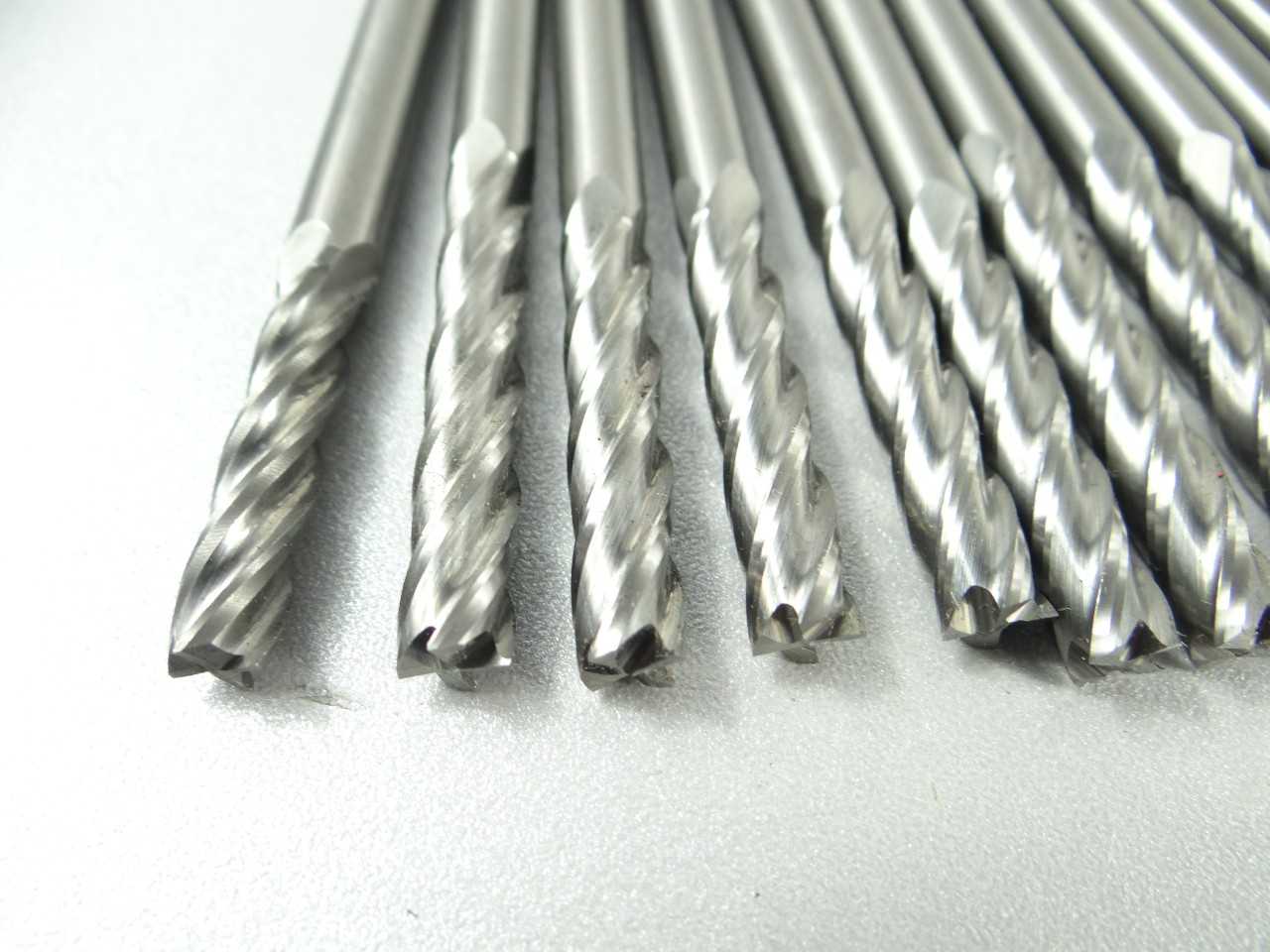Lot of 12 Solid Carbide 4 Flute End Mills - MACHINING ACCESSORIES & TOOLING
