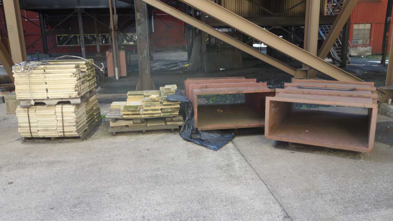 LOT OF ASSORTED STEEL PIPE, VALVE/PUMP/HVAC PARTS - VALVES