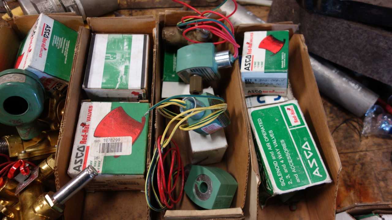 LOT OF 12 TOTES OF ASSORTED ASCO SOLENOID VALVES & COILS - SOLENOID VALVE