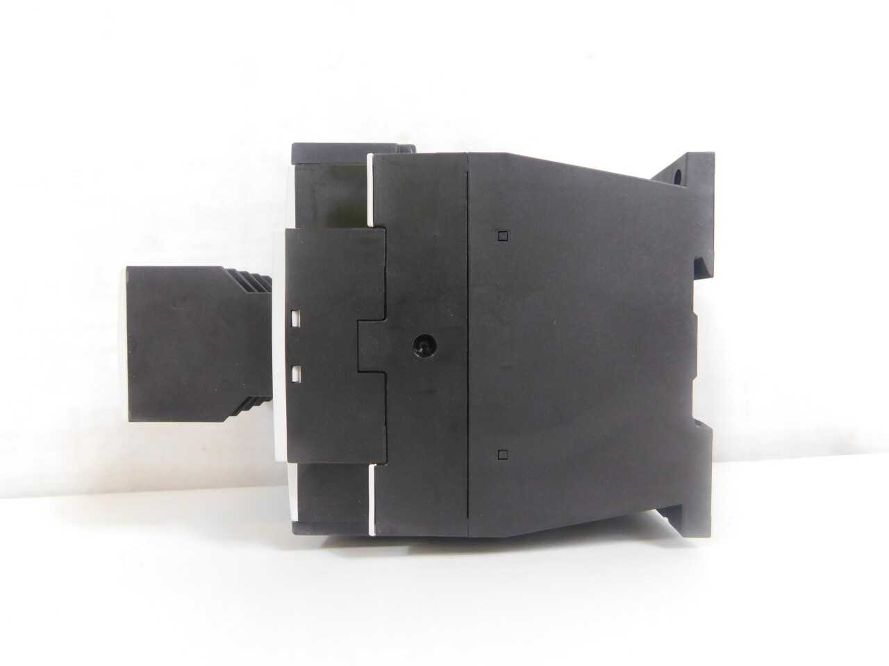 Quantity of 3x XTCR018C21A Reversing Contactors - CONTACTORS