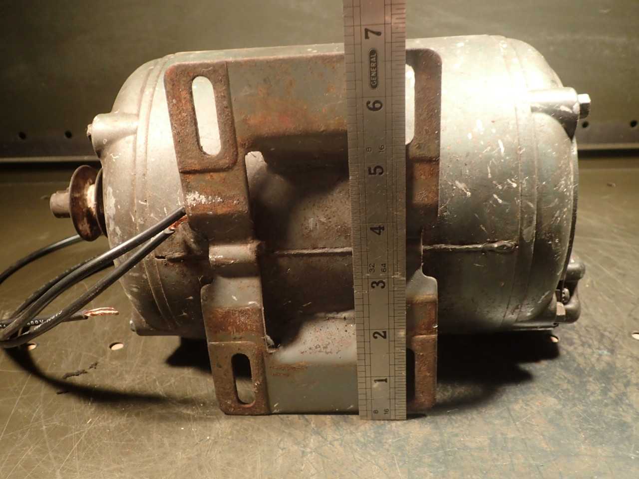 Dayton 2N880-E 1/2-HP Electric Motor: 3-phase 208-220/440V Frame G-56 5/8" Shaft - ELECTRIC MOTORS