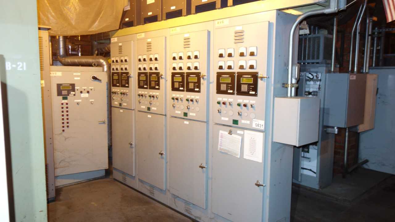 4X VERTICAL SECTIONS AVC POWERCON PAS19022 480V ELECTRICAL CONTROL CABINETS - ELECTRICAL COMPONENTS