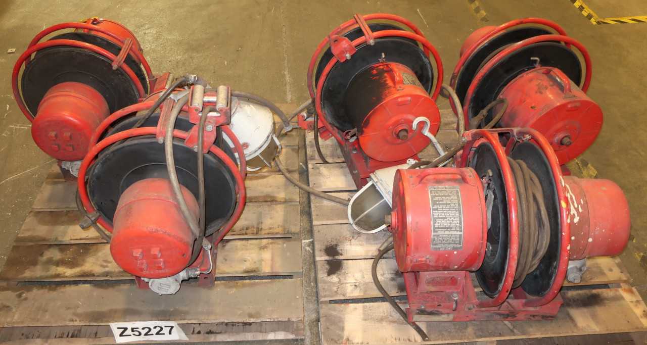 LOT OF 5 APPLETON LIGHTING WIRE REELS WITH LAMPS - HOSE
