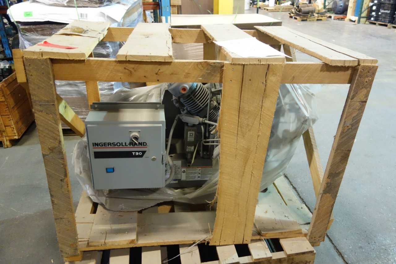 INGERSOLL RAND 223X5 5HP AIR COMPRESSOR  STEEL PALLET NOT INCLUDED - AIR COMPRESSORS
