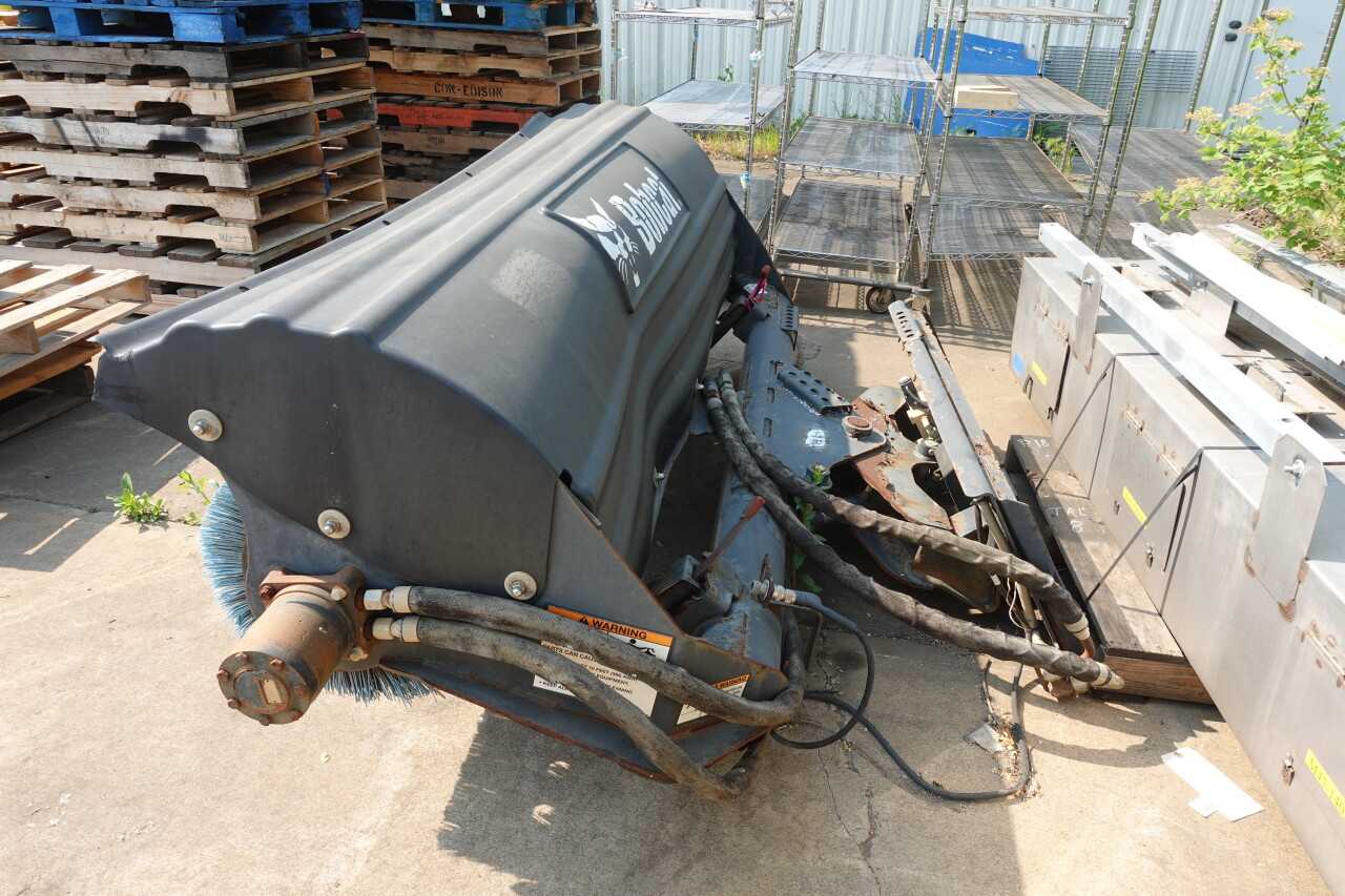 BOBCAT POWER BROOM QUICK CONNECT ATTACHMENT - CONSTRUCTION EQUIPMENT ATTACHMENTS