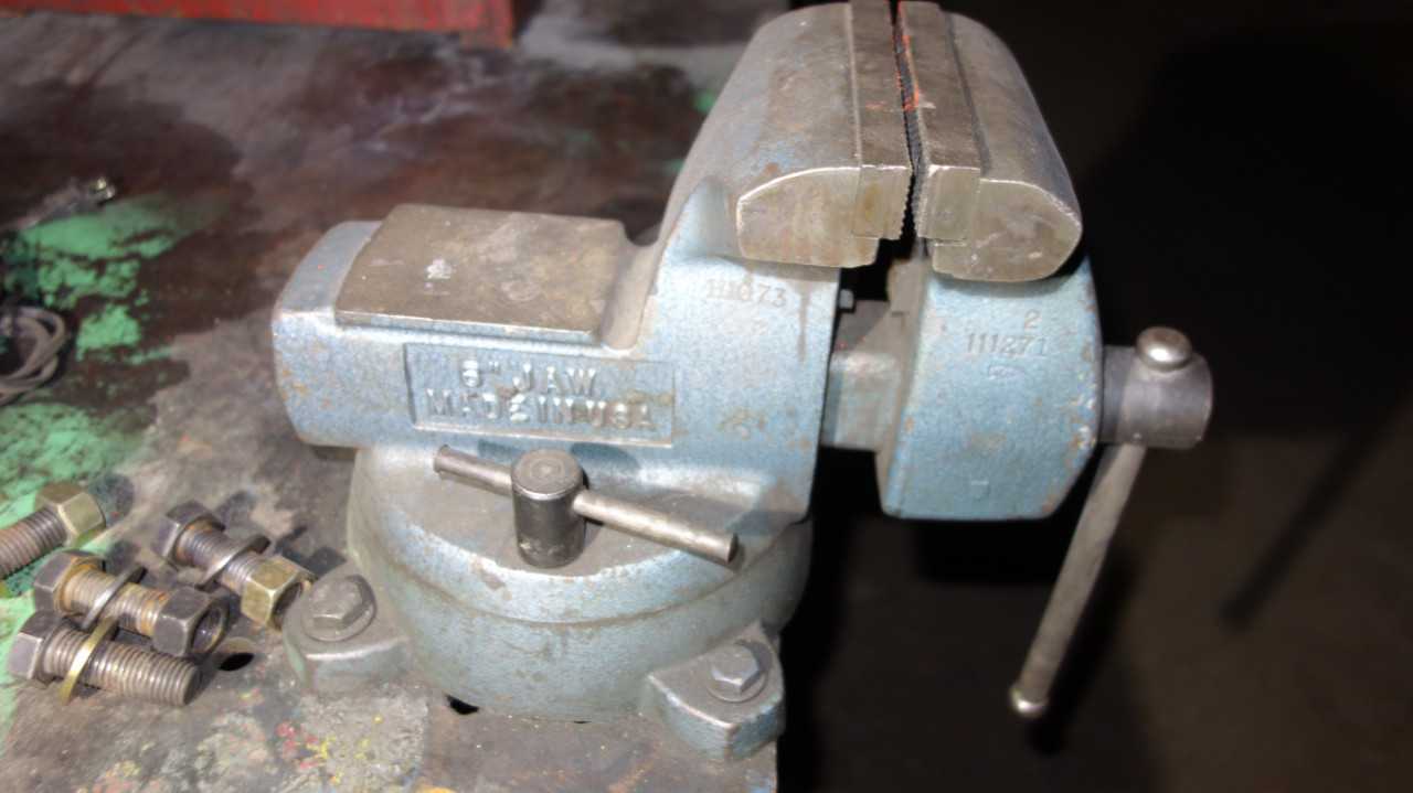 STEEL ROLLER WORK TABLE WITH CONTENTS, VISE, WELDING - MISCELLANEOUS