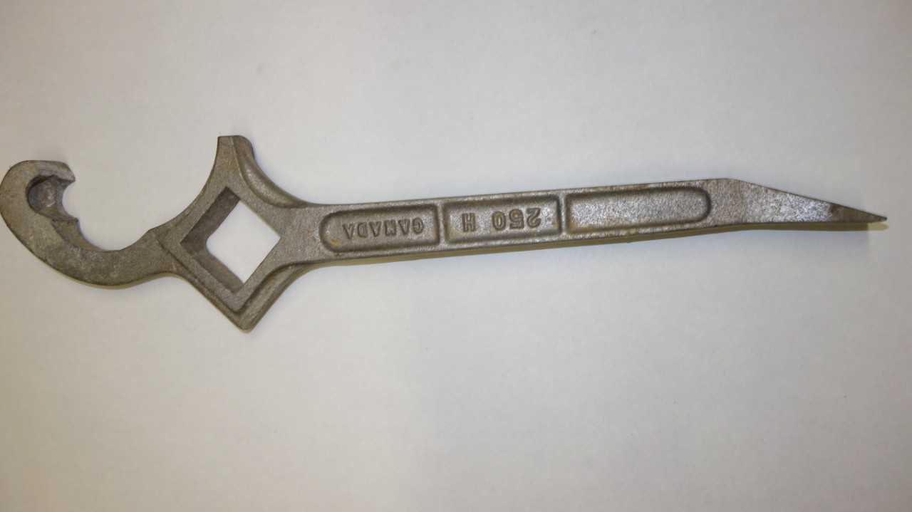 LOT OF 3 ASSORTED PULLING WRENCHES - HAND TOOLS